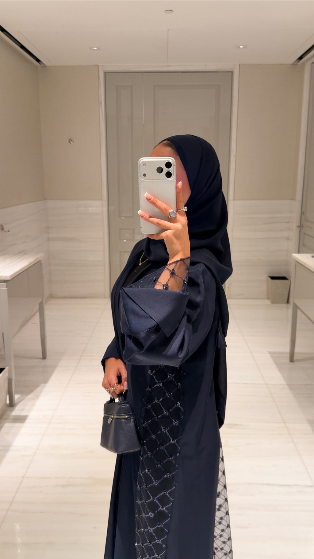 Navy Maya - مايا